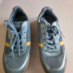 Skechers Men's Light Blue and Yellow Sneakers